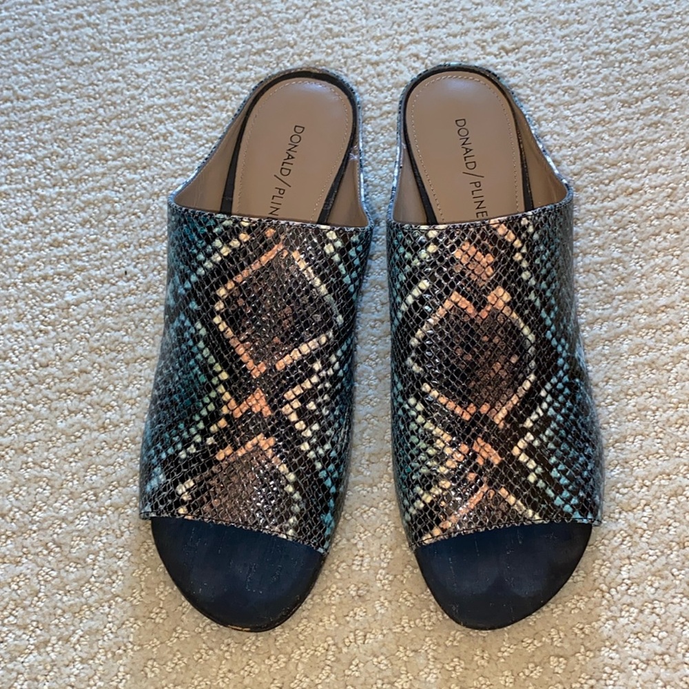 Donald Pliner multi snake print heel